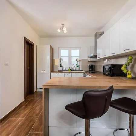 Вилла Cosy In *
